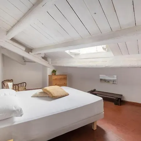 Bright Penthouse Downtown *