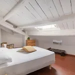 Bright Penthouse Downtown *