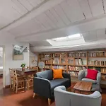 Bright Penthouse Downtown Daire