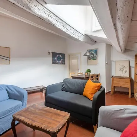 Bright Penthouse Downtown Daire Roma