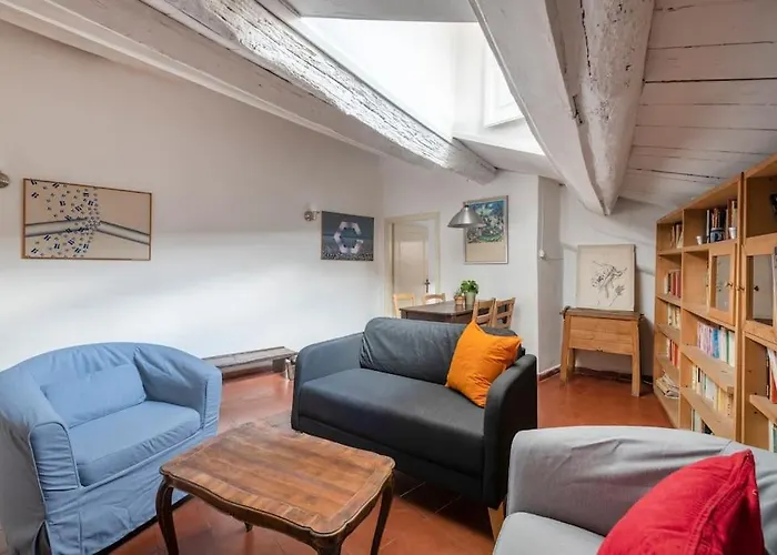 Bright Penthouse Downtown Daire Roma